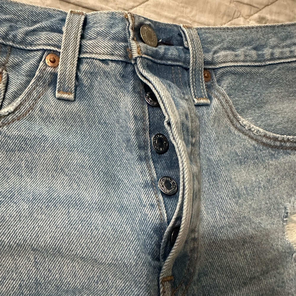 Levi 501 shorts NWOT - Picture 4 of 4